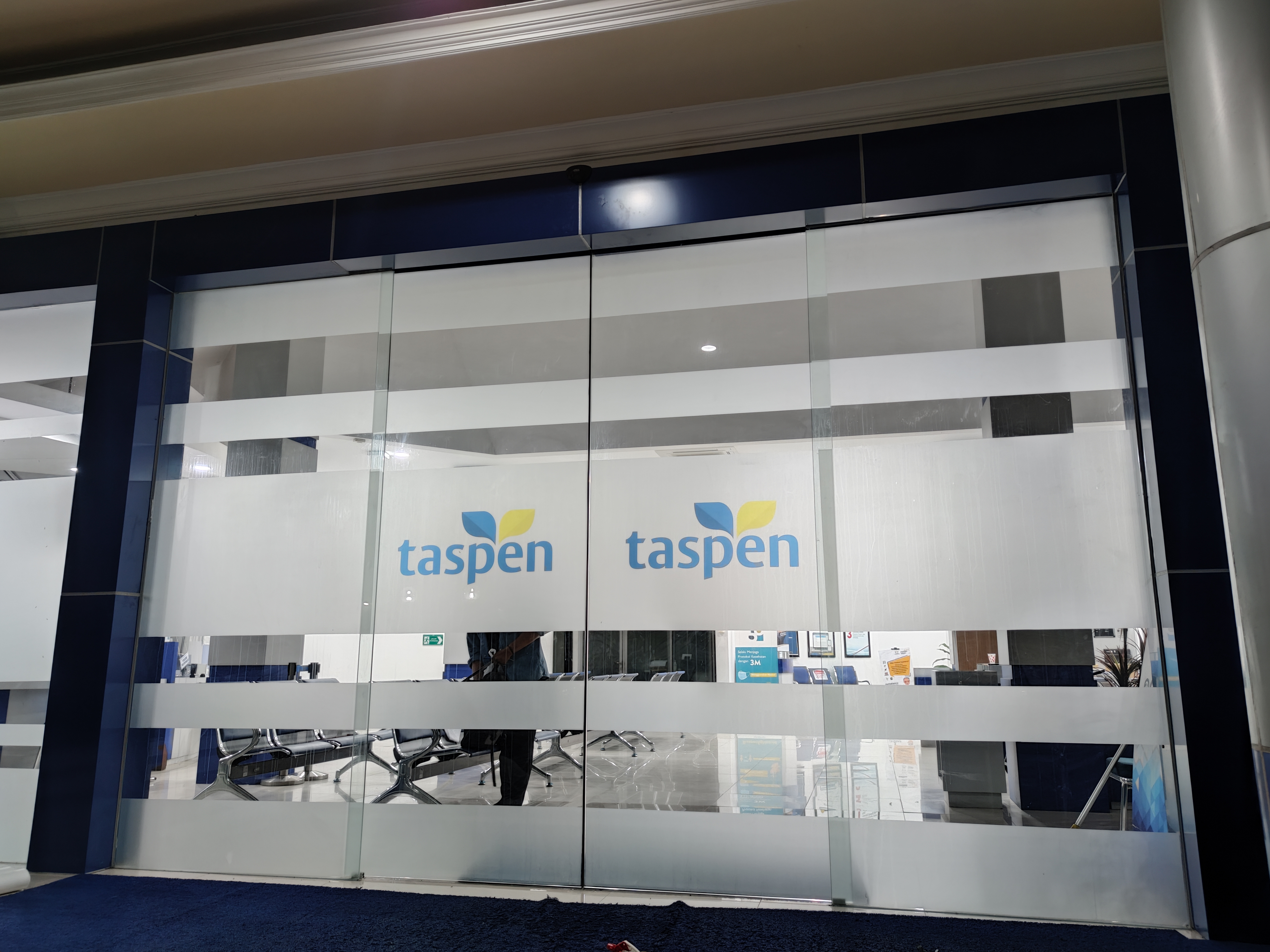 Project Pintu Kaca Otomatis (Automatic Door)