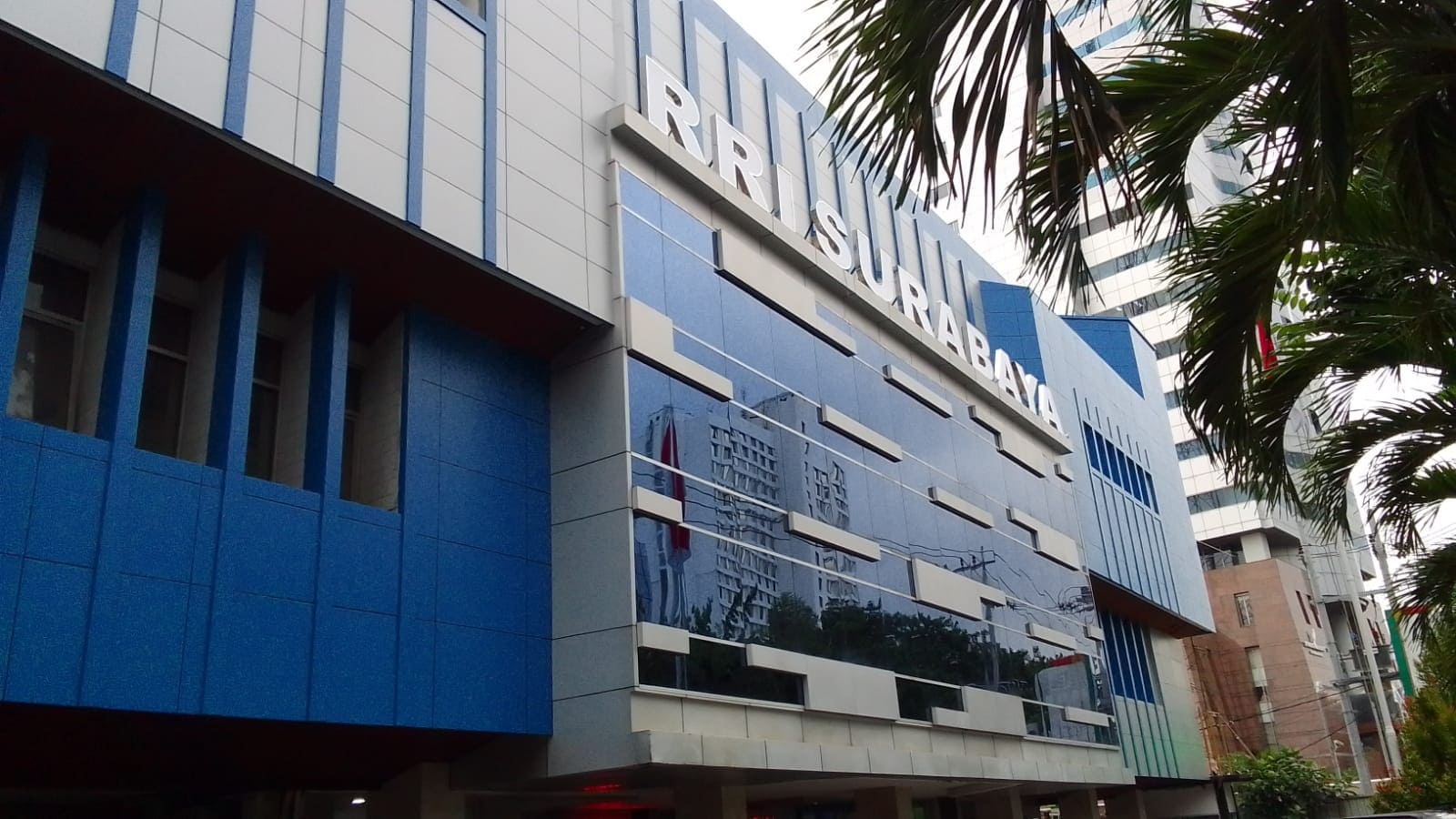 Pemasangan ACP dan signage RRI